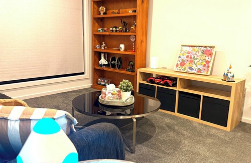 Clyde North House | Golden Palm Palace- A perfect balance for stay away holiday and modern life