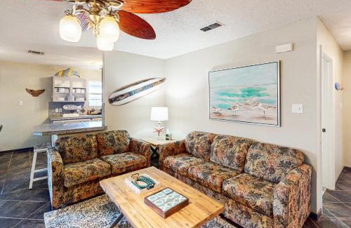 Laguna Vista House | Golden Palms