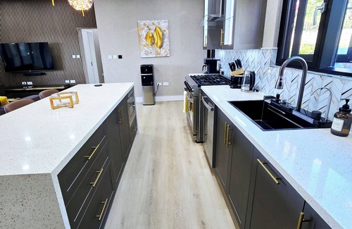 St. George's Apartment | Golden Pear Villa-MSV Mammee Apple Suite- Spectacular panoramic views of Grenada