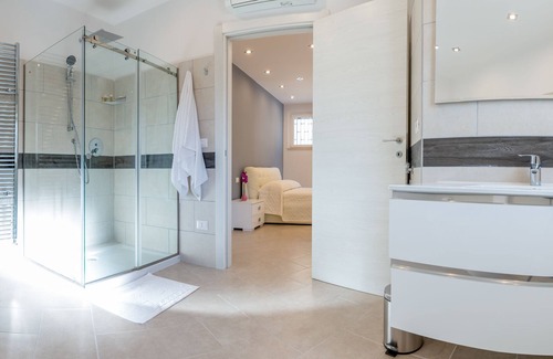 Montano Bed & Breakfast | Golden Residence