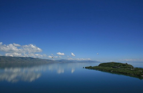 Sevan Cottage | Golden rest on the Sevan peninsula