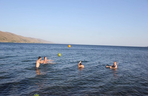 Sevan Cottage | Golden rest on the Sevan peninsula