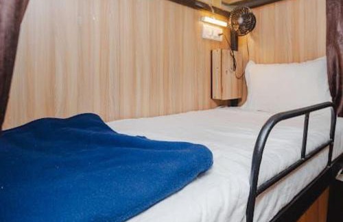 Marol Apartment | Golden Sands Dormitory and Single AC Rooms