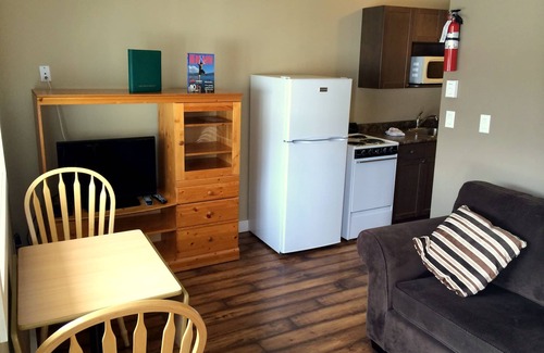 Okanagan-Similkameen Hotel | Golden Sands Resort Motel