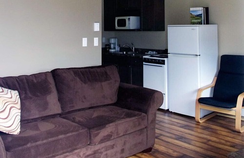 Okanagan-Similkameen Hotel | Golden Sands Resort Motel