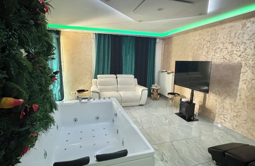 Poteries Apartment | Golden seconds: luxury and relaxation with private Jacuzzi and massage chair