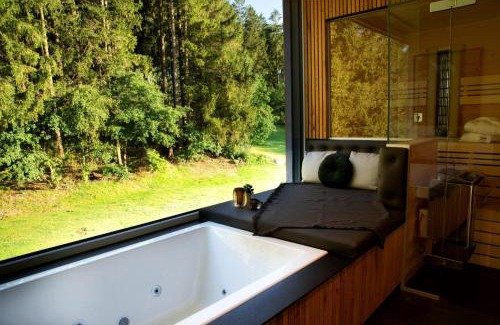 Sankt-Vith Apartment | Golden Sunset Wellness Suite