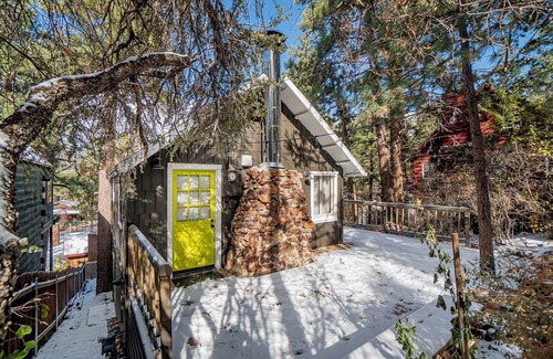 Big Bear City Cabin | Golden View Cabin in gorgeous Big Bear with WiFi