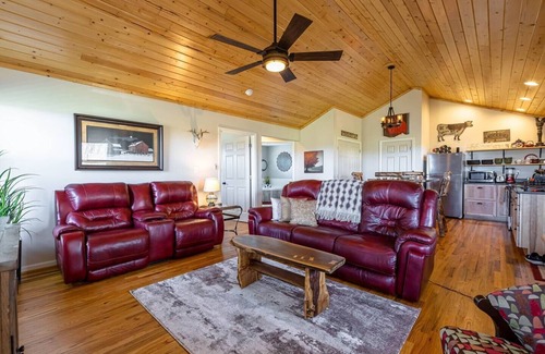 Barren Springs Cabin | Golden Views/River/NRT Trail Access 1B/S2
