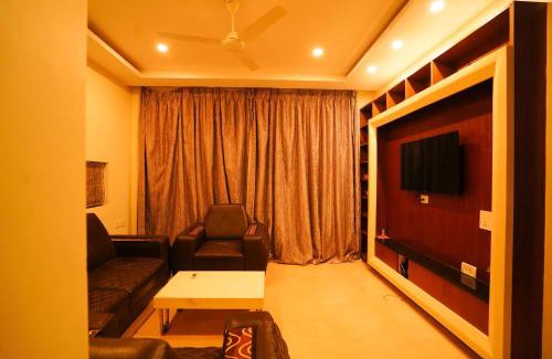 Tirupati House | Golden Villa - Duplex House With Private Theater - Near To Alipiri And Bhudevi TTD Ticket Counter And Kapilateertham