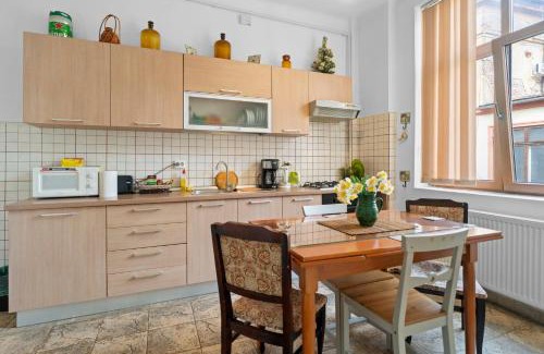 Bucharest City-Centre Apartment | Golden Villa - in the Heart of Old Town Bucharest