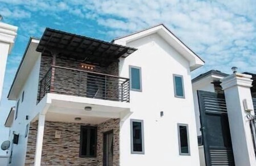 Tema House | Goldleaf Suite