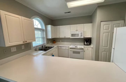 Socastee Condo | Golf/Beach Retreat in Charming 2-bedroom Condo in Delightful Myrtle Beach