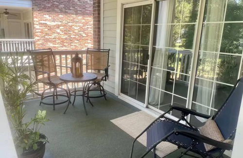 Socastee Condo | Golf/Beach Retreat in Charming 2-bedroom Condo in Delightful Myrtle Beach