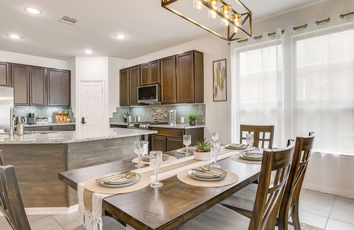 Katy House | Golf, Bike, Fish & More: Family Getaway in Katy