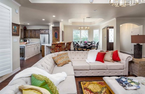 Horseshoe Bay West House | Golf Course House and Concierge Services