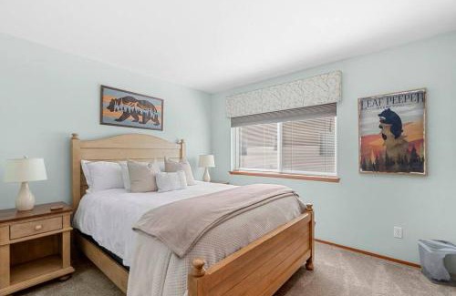 Downtown Leavenworth House | Golf Course View Condo Walk to Town & Pools