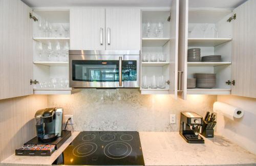 Innisfil Apartment | Golf Paradise Pool Fire Pit King Bed