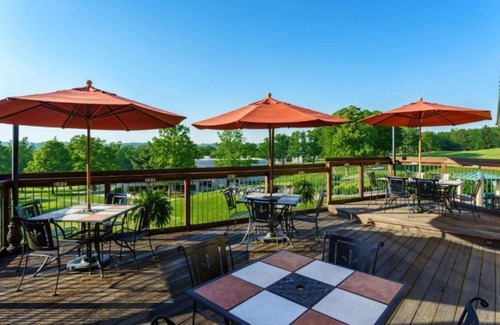 Cheat Lake Apartment | Golf & Spa Getaway: Lakeview Resort Studio