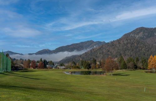 Tarvisio Apartment | Golf View APT with parking and mountain view!