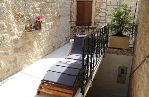 Stari Grad House | Golubica