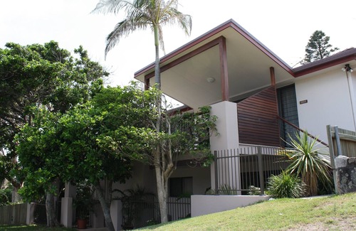 Wooli Apartment | Gone Surfing First Floor 2 Bedroom air-cond self-contained apartment River views