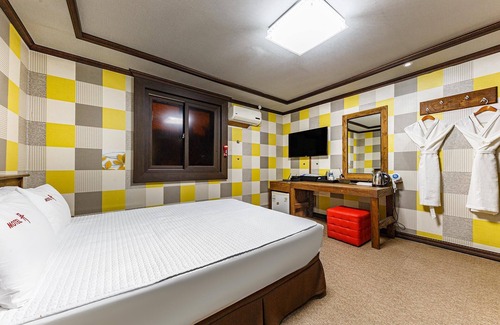 Gongju Hotel | Gongju Myu