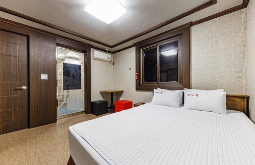 Gongju Hotel | Gongju Myu