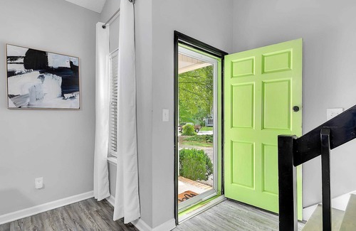 Town Center House | "GoodKarma Rentals"=Refreshed Kennesaw Serene Haven In A Peaceful Nhood, Next To