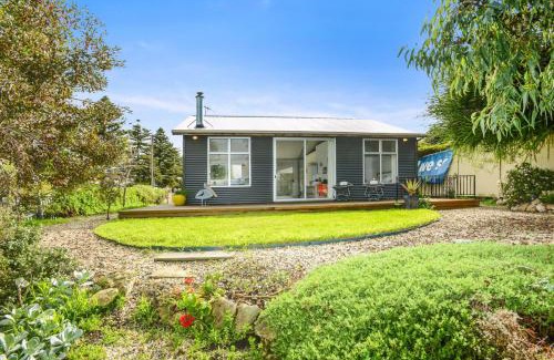 Goolwa North House | Goolwa Pelican Cottage - Pet Friendly - WiFi