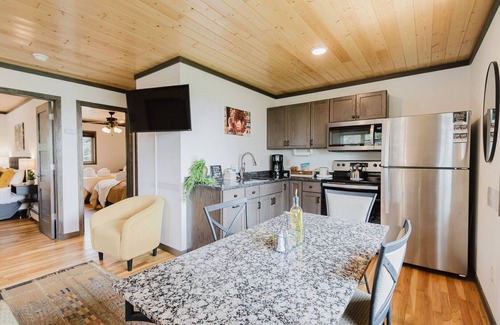 Two Harbors Apartment | Gooseberry Trailside Suites | French River Suite