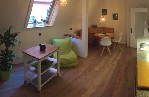 Altstadt Apartment | Gorßzügig geschnittenes 85qm Feriendomizil, Lounge Liege und Balkon, herrlicher Ausblick