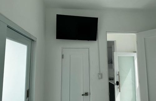 Parque Apartment | Gorgeous 1-Bedroom Beachside Suite