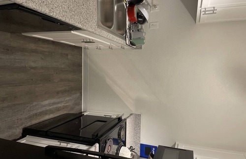 San Pablo Condo | Gorgeous 1bd 1bath condominium located in San Pablo near Hiltop Mall