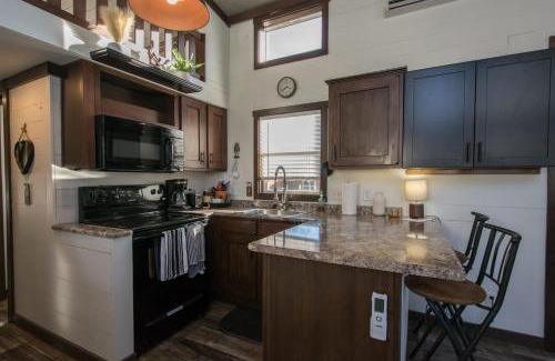 Upward House | Gorgeous 1BR Tiny Home with Pool and Bocce