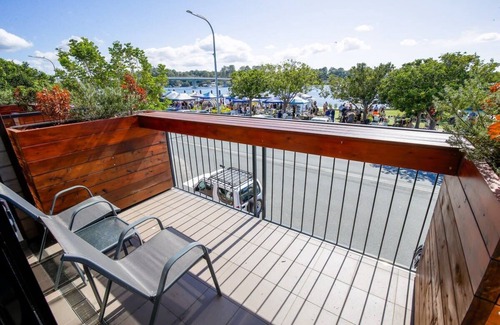 Batemans Bay Apartment | Gorgeous 2-Bed Apartment By Shops and the River