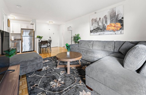 North Brookline Apartment | Gorgeous 2BR Next to BU 9667