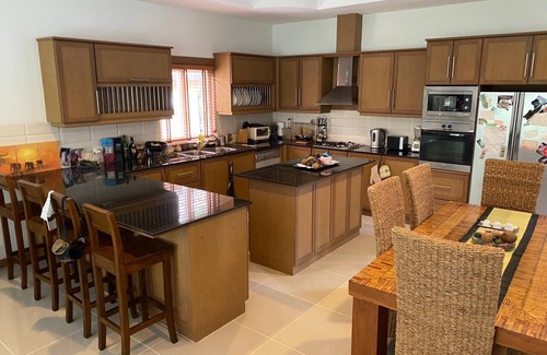 Hua Hin Villa | Gorgeous 3-bed 3-bathroom villa with private pool