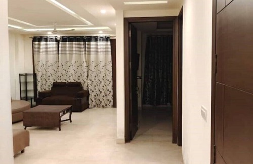 New Delhi Apartment | Gorgeous 3BHK Apartment | Close to Everything !