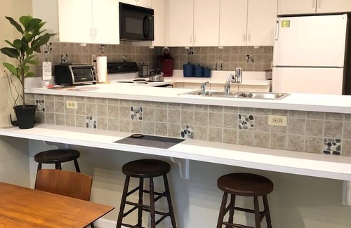 Hancock House | Gorgeous 3BR 3BA Sleeps 10 Ski On/Off Jiminy Peak-2000 Sq Ft Mountainside Con