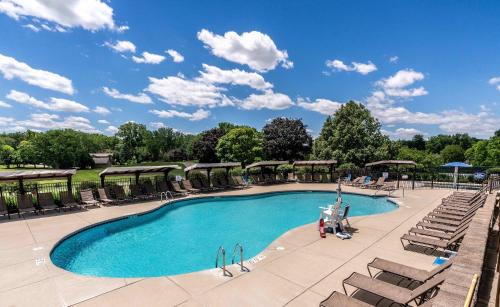 Fontana House | Gorgeous 4 BDR Home in Popular Abbey Springs