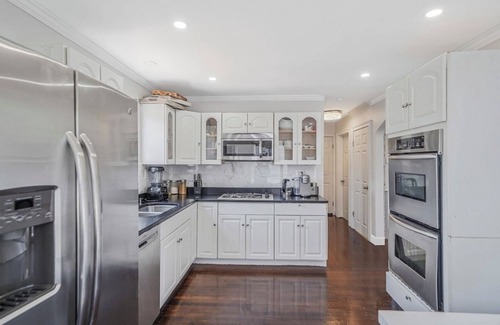 Alden Manor House | Gorgeous 4-bedroom house with AC in Elmont