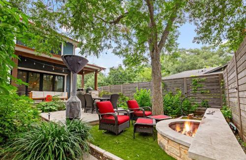 Westfield House | Gorgeous 4BD Plus Studio for 12 with Fire Pit & Near Downtown