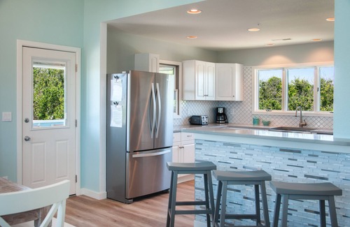 Southern Shores House | Gorgeous 5 BDRM w/Sweeping Ocean Views + Pool - Dog Friendly