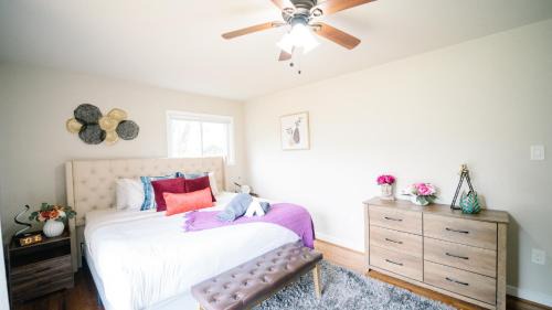 Oxon Hill House | Gorgeous 7BR 3BA Family Home in Maryland