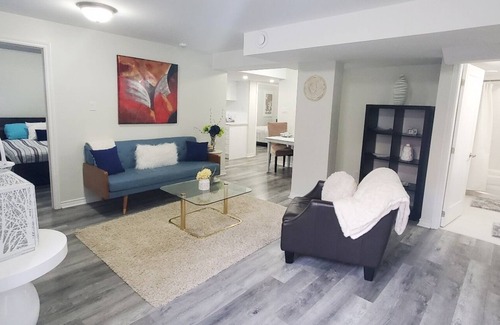 Ajax Apartment | Gorgeous Ajax Stay