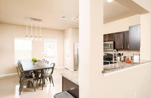 Austin House | Gorgeous and Close to Everything