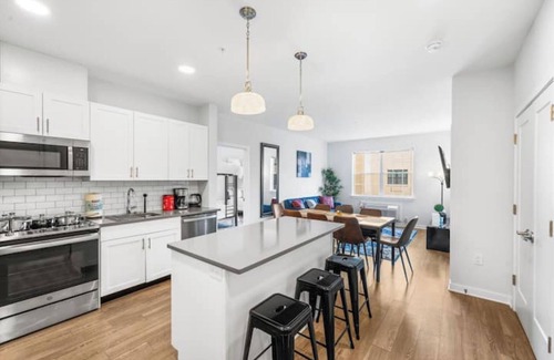 Hackensack River Waterfront Apartment | Gorgeous and Spacious Condo in Prime Jersey City