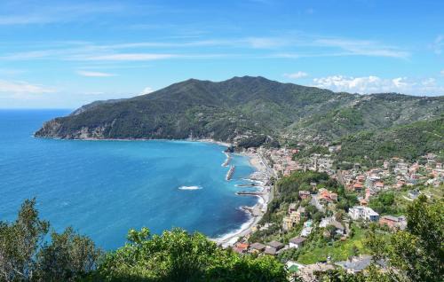 Ghiaia Apartment | Gorgeous Apartment In Deiva Marina