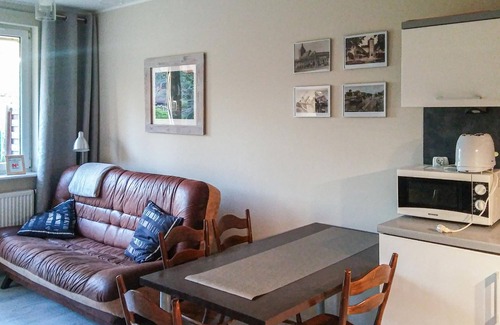 Darlowko Apartment | Gorgeous apartment in Darlowo with WiFi